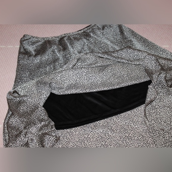 Sienna Sky Pebble Print Flowy Skirt Women’s Large - Picture 2 of 5